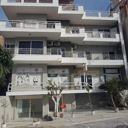 Olivias Apartments City Center Saranda Extérieur photo
